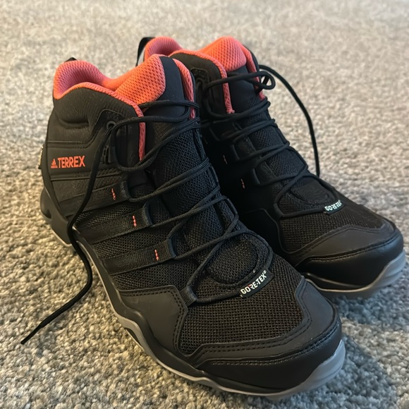 adidas Shoes - Adidas goretex hiking boots NEW 8.5